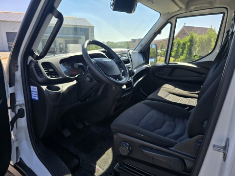 Iveco Daily 35C14V 2.3 410 H2 Camera Airco Cruise Bakwagen Volume dubbel lucht 30 m3