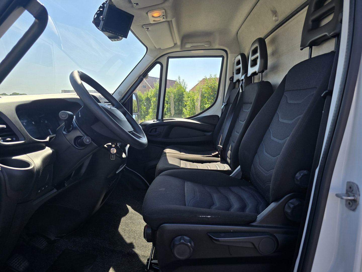 Iveco Daily 35C14V 2.3 410 H2 Camera Airco Cruise Bakwagen Volume dubbel lucht 30 m3
