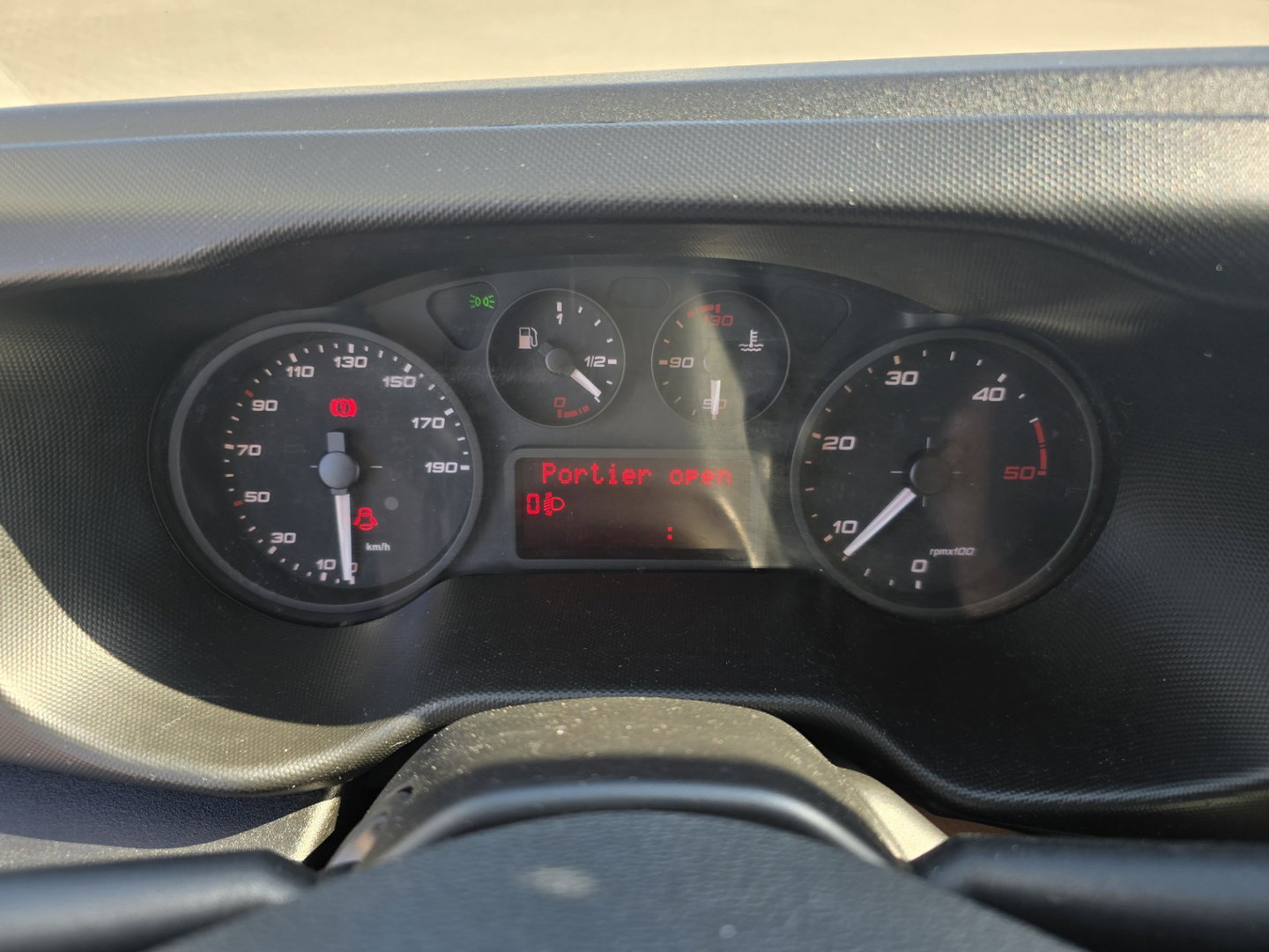 Iveco Daily 35C14V 2.3 410 H2 Camera Airco Cruise Bakwagen Volume dubbel lucht 30 m3