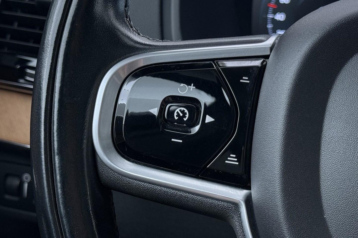 Volvo XC90 T8 Recharge Inscription Exclusive | ACC | Panoramadak | Trekhaak | 360° Camera | Head-Up | Harman/Kardon | Stoel+Stuurverwarming | 20 Inch