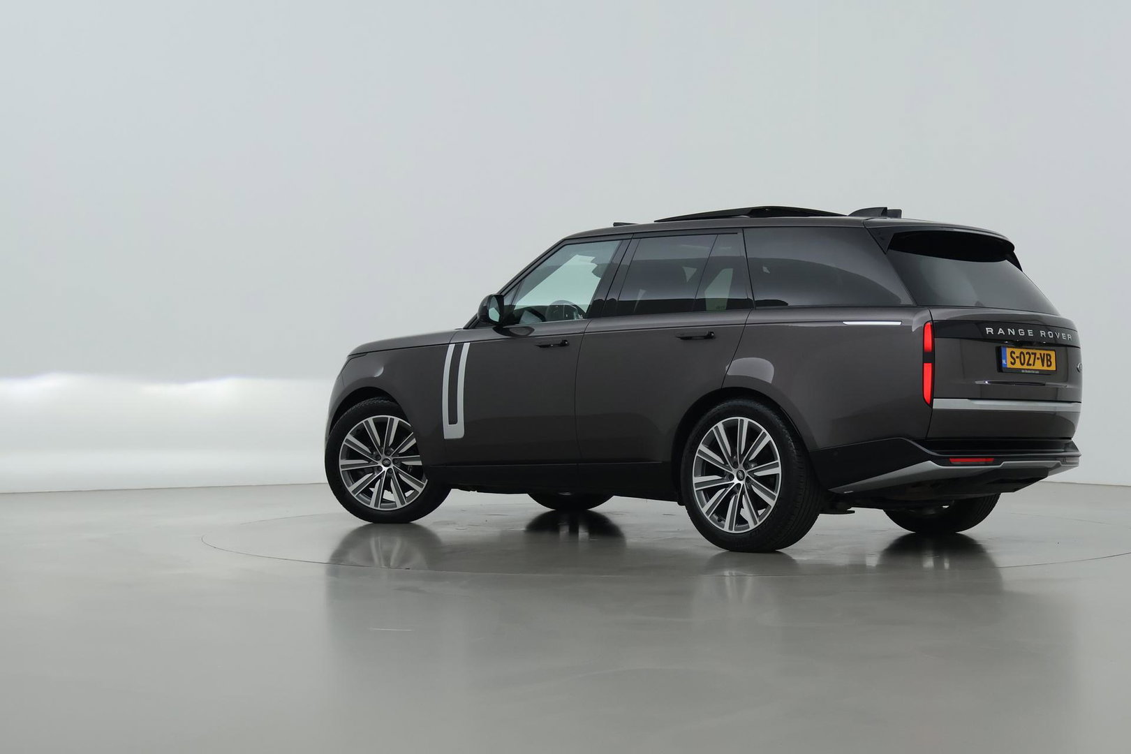 Land Rover Range Rover 3.0 D350 First Edition MHEV | ACC | Rear Seat Entertainment | Luchtvering | 22 Inch | 360° Camera | Massage | Trekhaak