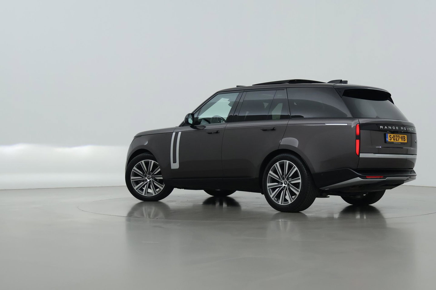 Land Rover Range Rover 3.0 D350 First Edition MHEV | ACC | Rear Seat Entertainment | Luchtvering | 22 Inch | 360° Camera | Massage | Trekhaak