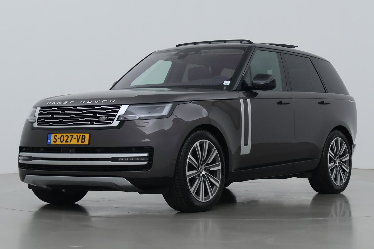 Land Rover Range Rover 3.0 D350 First Edition MHEV | ACC | Rear Seat Entertainment | Luchtvering | 22 Inch | 360° Camera | Massage | Trekhaak