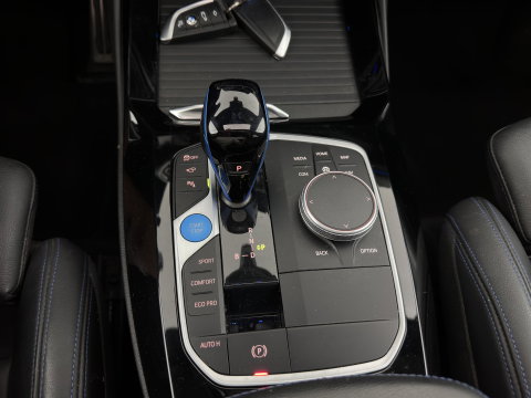 BMW iX3 High Executive 80 kWh [3-Fase-11kW] {Soh-100%} (INCL-BTW) Aut. *PANO | LEATHER | ADAPTIVE-CRUISE | FULL-LED | HARMAN/KARDON | BLIND-SPOT | DIGI-COCKPIT | HEATED-COMFORTSEATS | CAMERA | DAB+ | NAVI-FULLMAP | TOWABAR | 20''ALU*