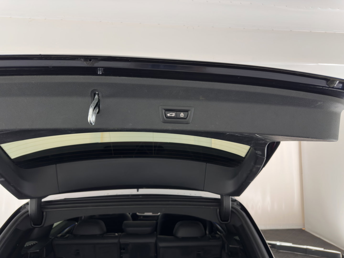 BMW iX3 High Executive 80 kWh [3-Fase-11kW] {Soh-100%} (INCL-BTW) Aut. *PANO | LEATHER | ADAPTIVE-CRUISE | FULL-LED | HARMAN/KARDON | BLIND-SPOT | DIGI-COCKPIT | HEATED-COMFORTSEATS | CAMERA | DAB+ | NAVI-FULLMAP | TOWABAR | 20''ALU*