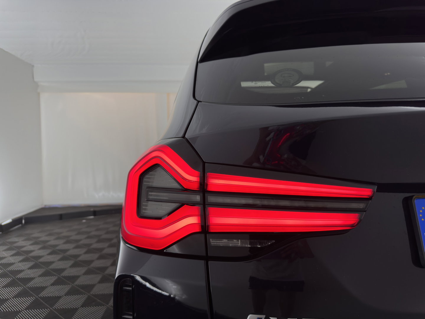 BMW iX3 High Executive 80 kWh [3-Fase-11kW] {Soh-100%} (INCL-BTW) Aut. *PANO | LEATHER | ADAPTIVE-CRUISE | FULL-LED | HARMAN/KARDON | BLIND-SPOT | DIGI-COCKPIT | HEATED-COMFORTSEATS | CAMERA | DAB+ | NAVI-FULLMAP | TOWABAR | 20''ALU*