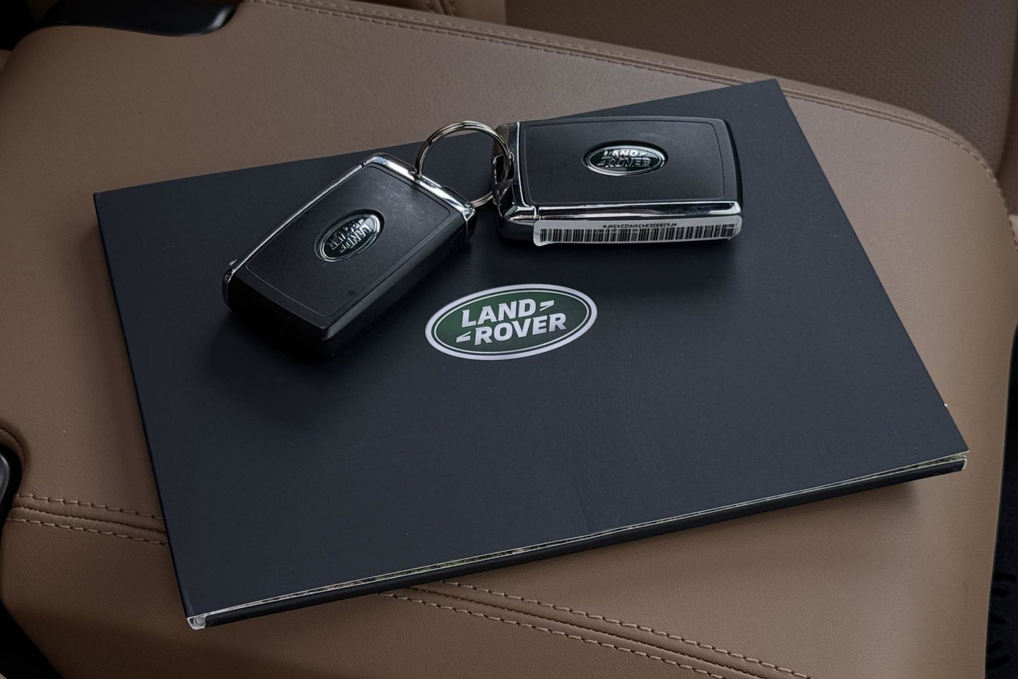 Land Rover Defender 2.0 P300e 110 X-Dynamic HSE | FACELIFT | Caraway | ClearSight | Meridian Surround | Head-Up | ACC | Panoramadak | Trekhaak
