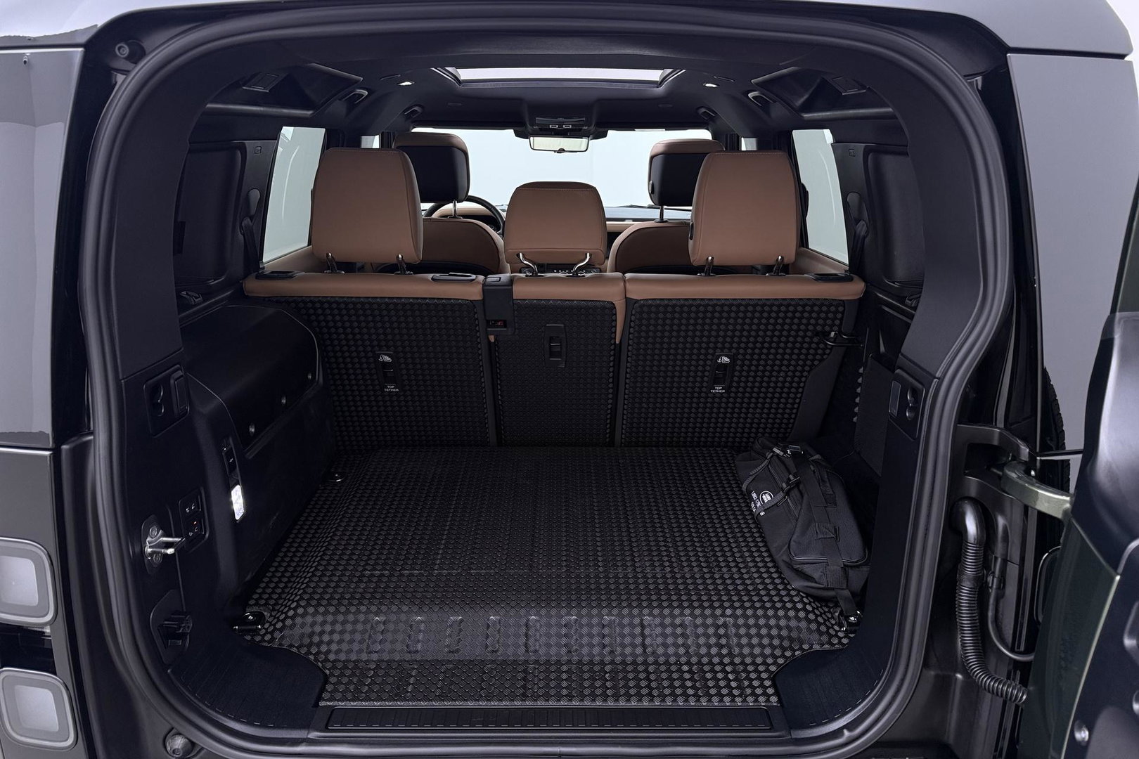 Land Rover Defender 2.0 P300e 110 X-Dynamic HSE | FACELIFT | Caraway | ClearSight | Meridian Surround | Head-Up | ACC | Panoramadak | Trekhaak