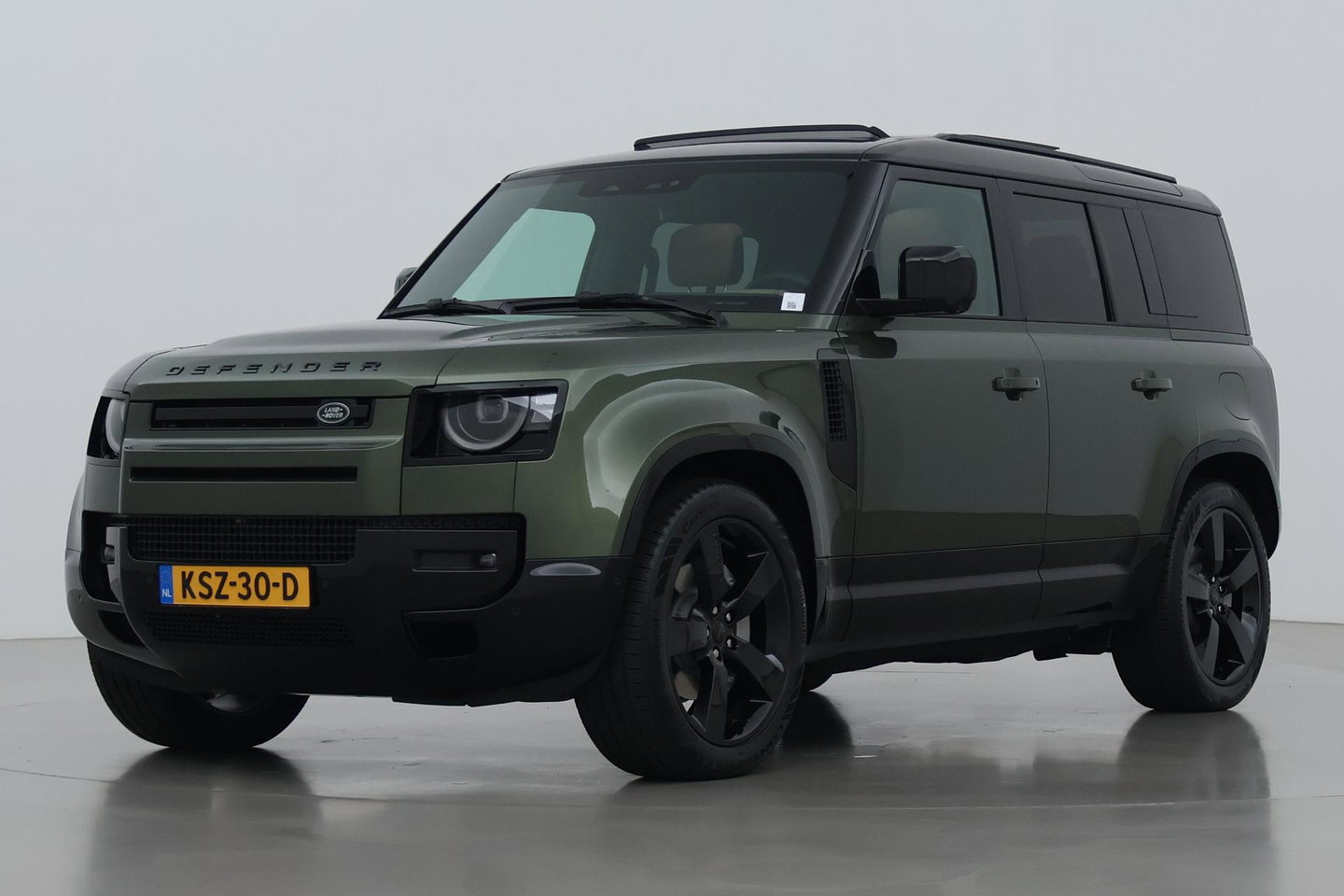Land Rover Defender 2.0 P300e 110 X-Dynamic HSE | FACELIFT | Caraway | ClearSight | Meridian Surround | Head-Up | ACC | Panoramadak | Trekhaak