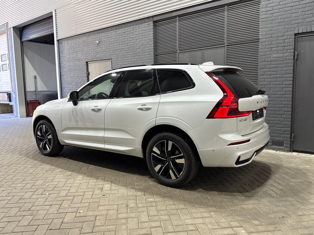 Volvo XC60 T8 Plug-in hybrid Plus Dark | ACC | 360° Camera | Harman/Kardon | Keyless | Stoel+Stuurverwarming | 19 inch