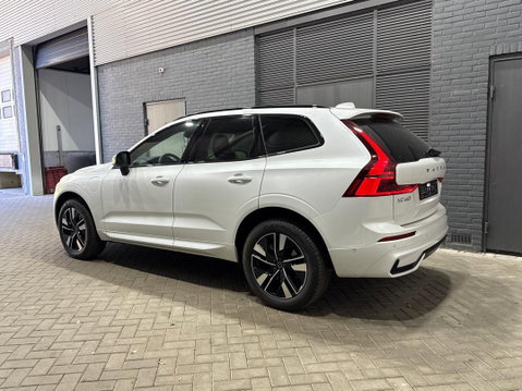 Volvo XC60 T8 Plug-in hybrid Plus Dark | ACC | 360° Camera | Harman/Kardon | Keyless | Stoel+Stuurverwarming | 19 inch