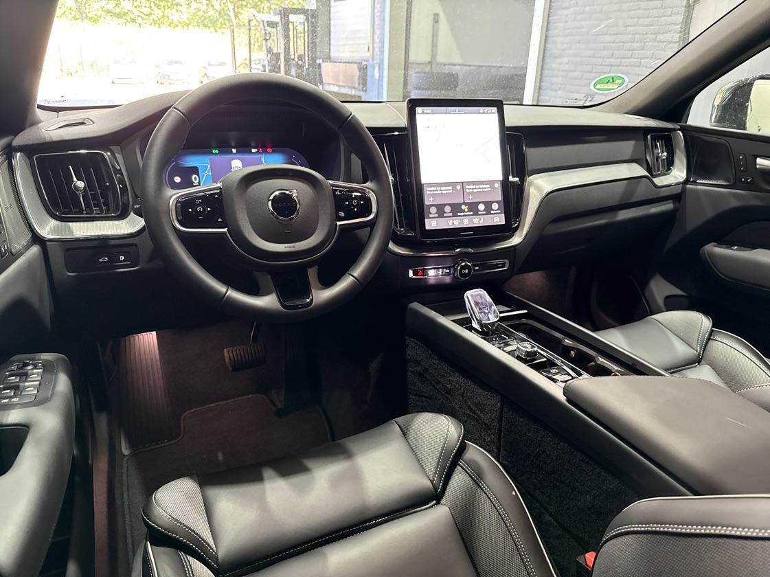 Volvo XC60 T8 Plug-in hybrid Plus Black Edition | ACC | 360° Camera | Harman/Kardon | Standkachel | Keyless | Stoel+Stuurverwarming | 21 inch