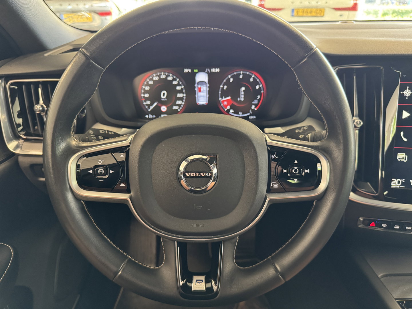 Volvo V60 2.0 T4 R-Design