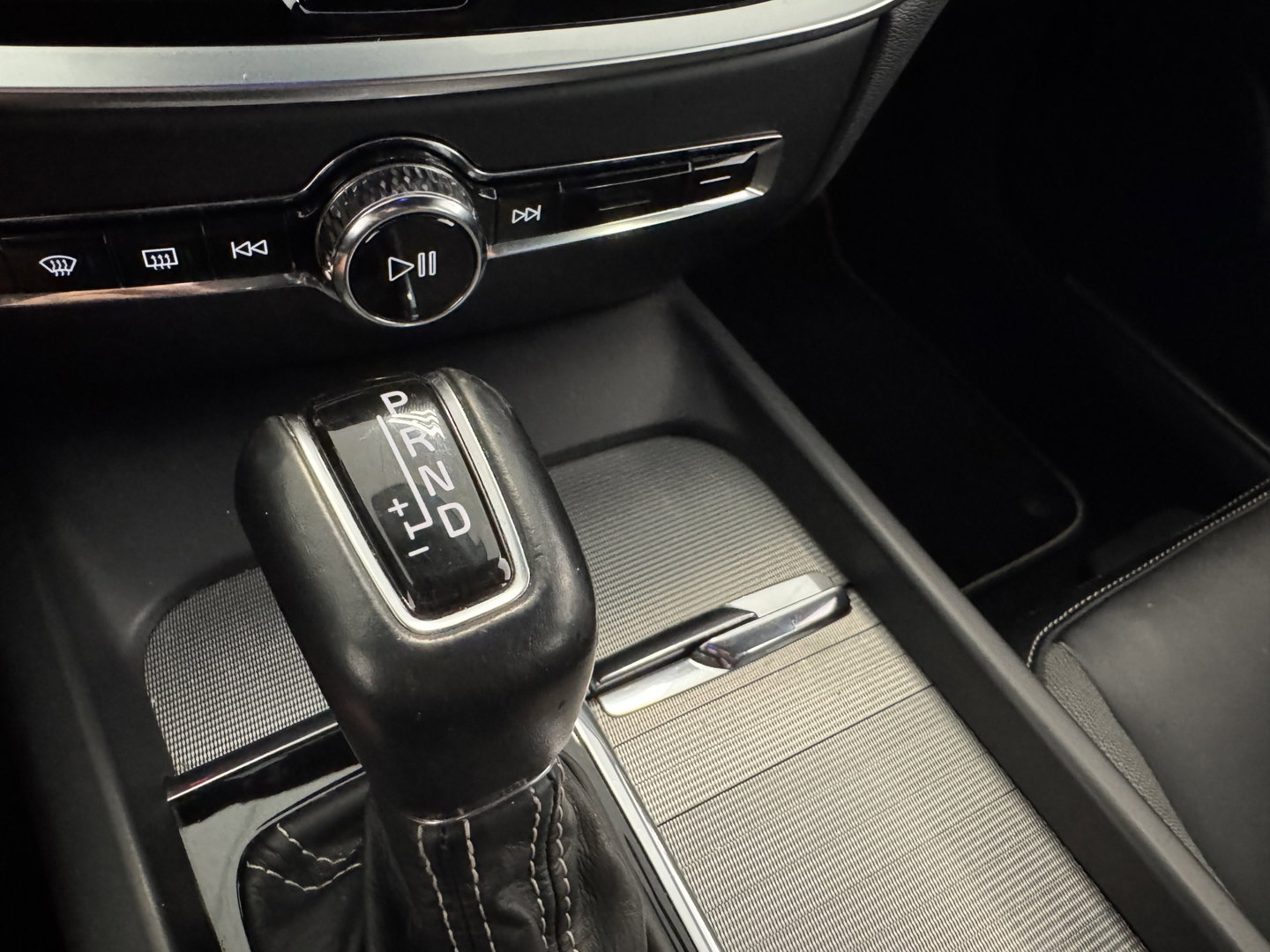 Volvo V60 2.0 T4 R-Design
