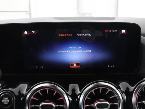 Mercedes-Benz GLA 250 e Business Solution AMG Limited | SOH 95,2% | Leder/alcantara | Stoelverwarming | Carplay | Sfeerverlichting | Cruise control | Camera | Park assist | Trekhaak