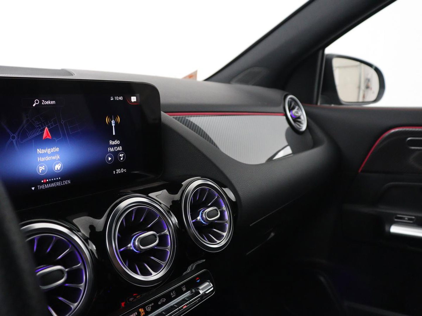 Mercedes-Benz GLA 250 e Business Solution AMG Limited | SOH 95,2% | Leder/alcantara | Stoelverwarming | Carplay | Sfeerverlichting | Cruise control | Camera | Park assist | Trekhaak