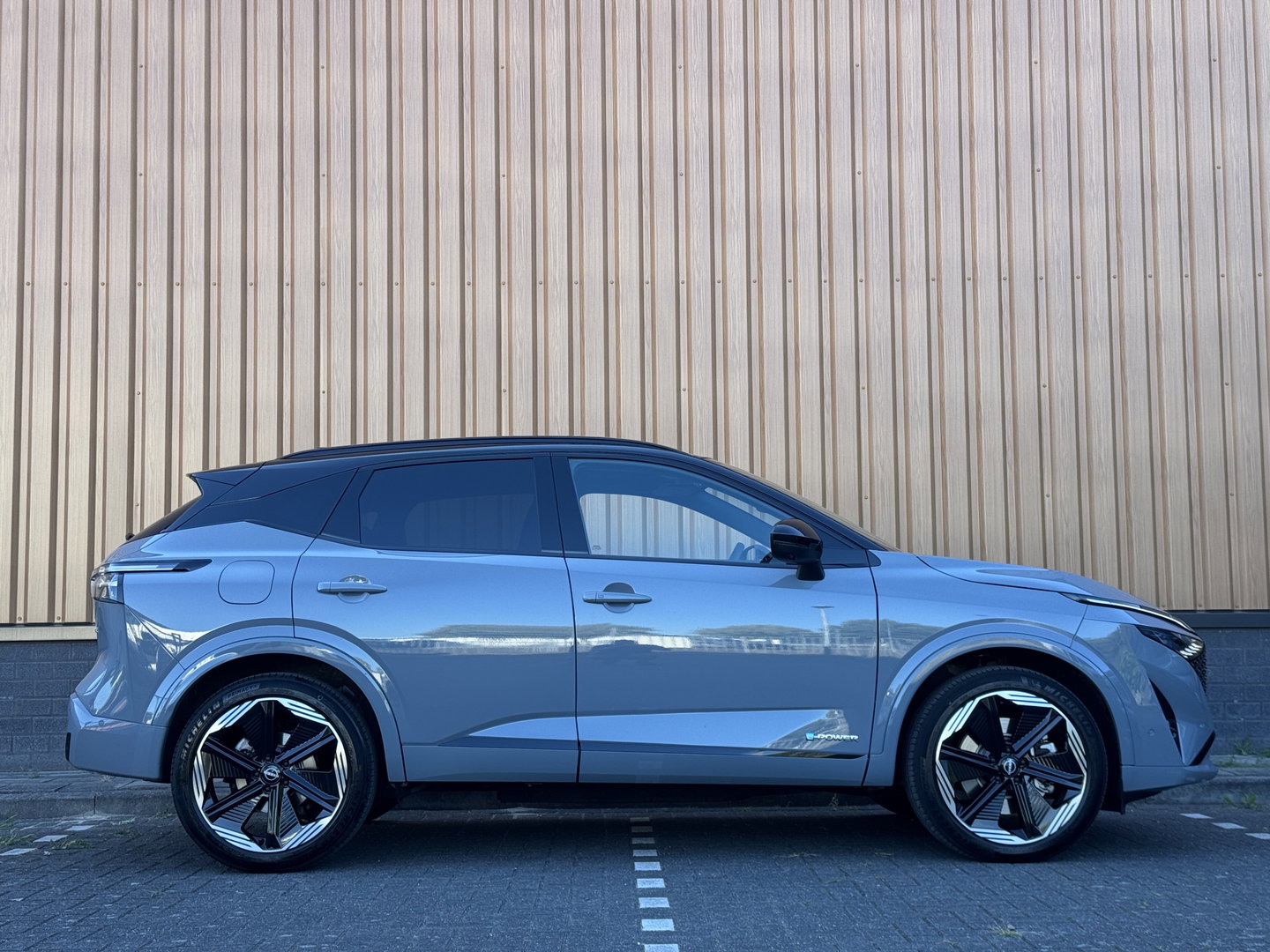 Nissan QASHQAI 1.5 e-Power N-Design | Apple Carplay | Dynamische knipperlichten | Panoramadak | 360 Camera | Airco | Sfeerverlichting | Keyless |