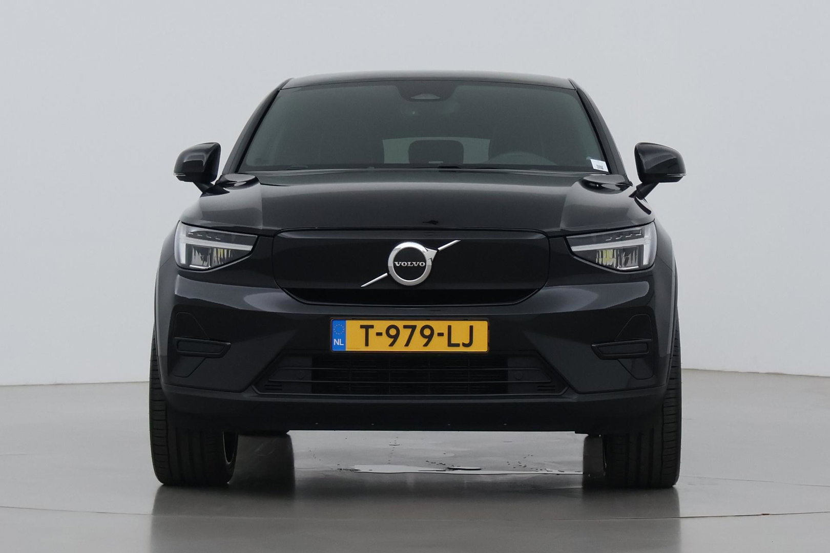 Volvo C40 Recharge Twin Plus 78 kWh | ACC | Panoramadak | Warmtepomp | Trekhaak | BLIS | Keyless | Stoel+Stuurverwarming | 19 inch