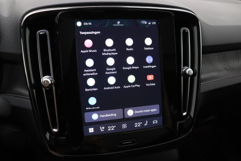 Volvo C40 Recharge Twin Plus 78 kWh | ACC | Panoramadak | Warmtepomp | Trekhaak | BLIS | Keyless | Stoel+Stuurverwarming | 19 inch