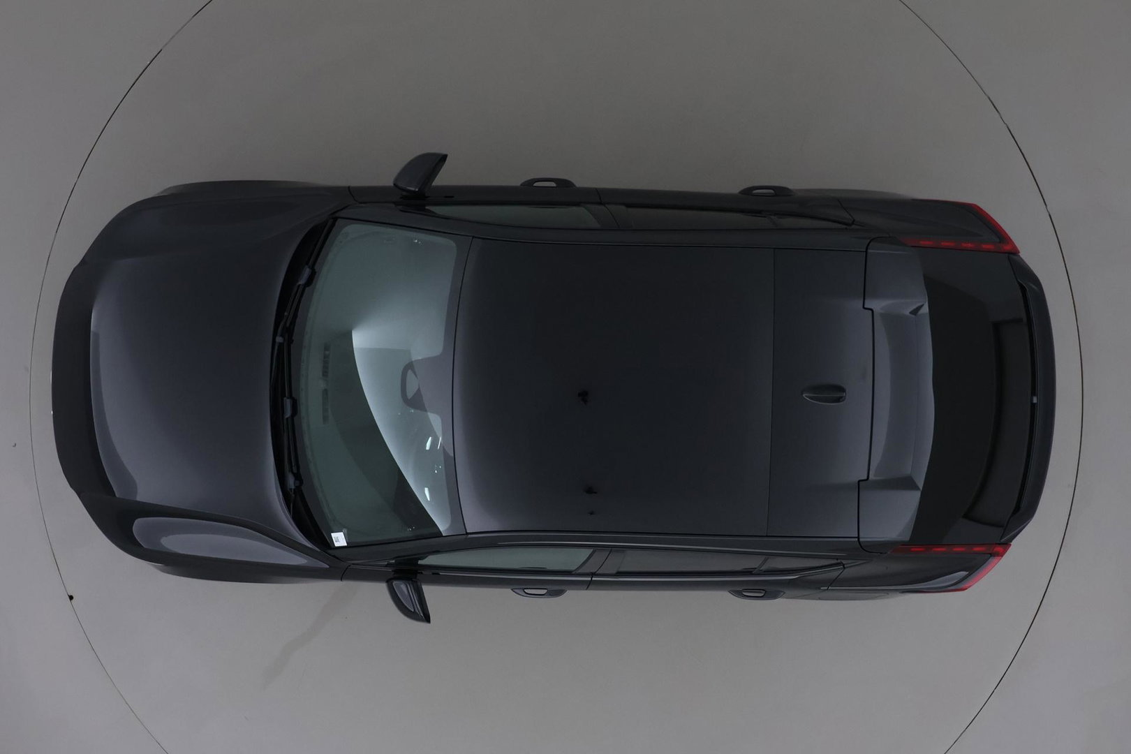 Volvo C40 Recharge Twin Plus 78 kWh | ACC | Panoramadak | Warmtepomp | Trekhaak | BLIS | Keyless | Stoel+Stuurverwarming | 19 inch