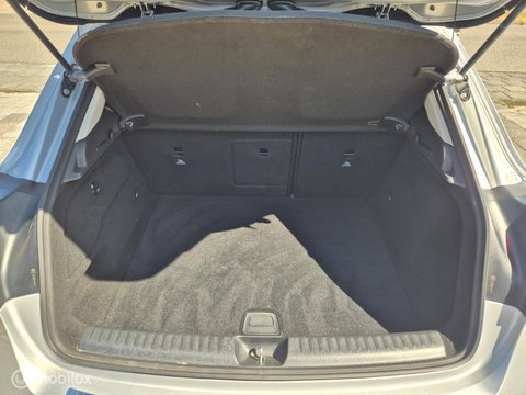 Mercedes-Benz GLA 200 Prestige, Pano, Leer, Trekhaak, NAP!
