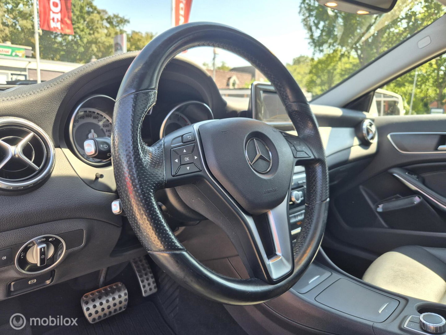 Mercedes-Benz GLA 200 Prestige, Pano, Leer, Trekhaak, NAP!