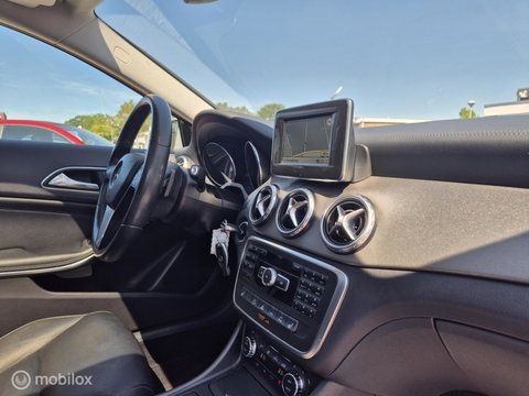 Mercedes-Benz GLA 200 Prestige, Pano, Leer, Trekhaak, NAP!