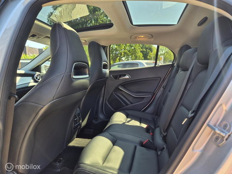 Mercedes-Benz GLA 200 Prestige, Pano, Leer, Trekhaak, NAP!
