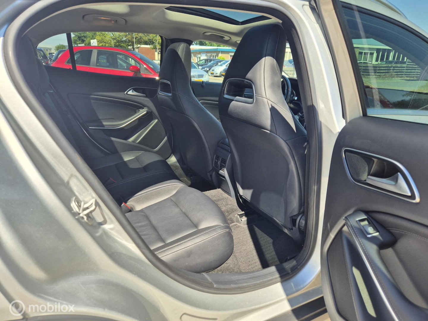 Mercedes-Benz GLA 200 Prestige, Pano, Leer, Trekhaak, NAP!
