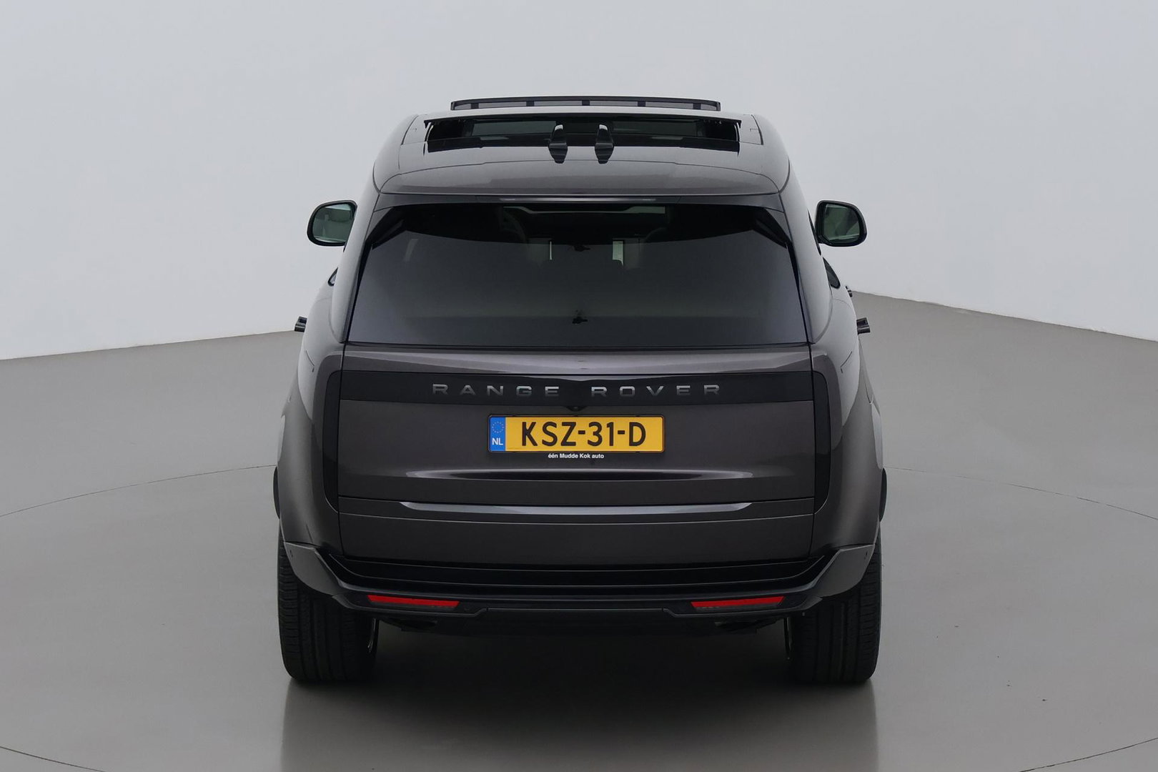 Land Rover Range Rover 3.0 P460e SE PHEV | ACC | Luchtvering | Panoramadak | 360° Camera | Head-Up | Meridian 3D | Stoelventilatie | 23 Inch