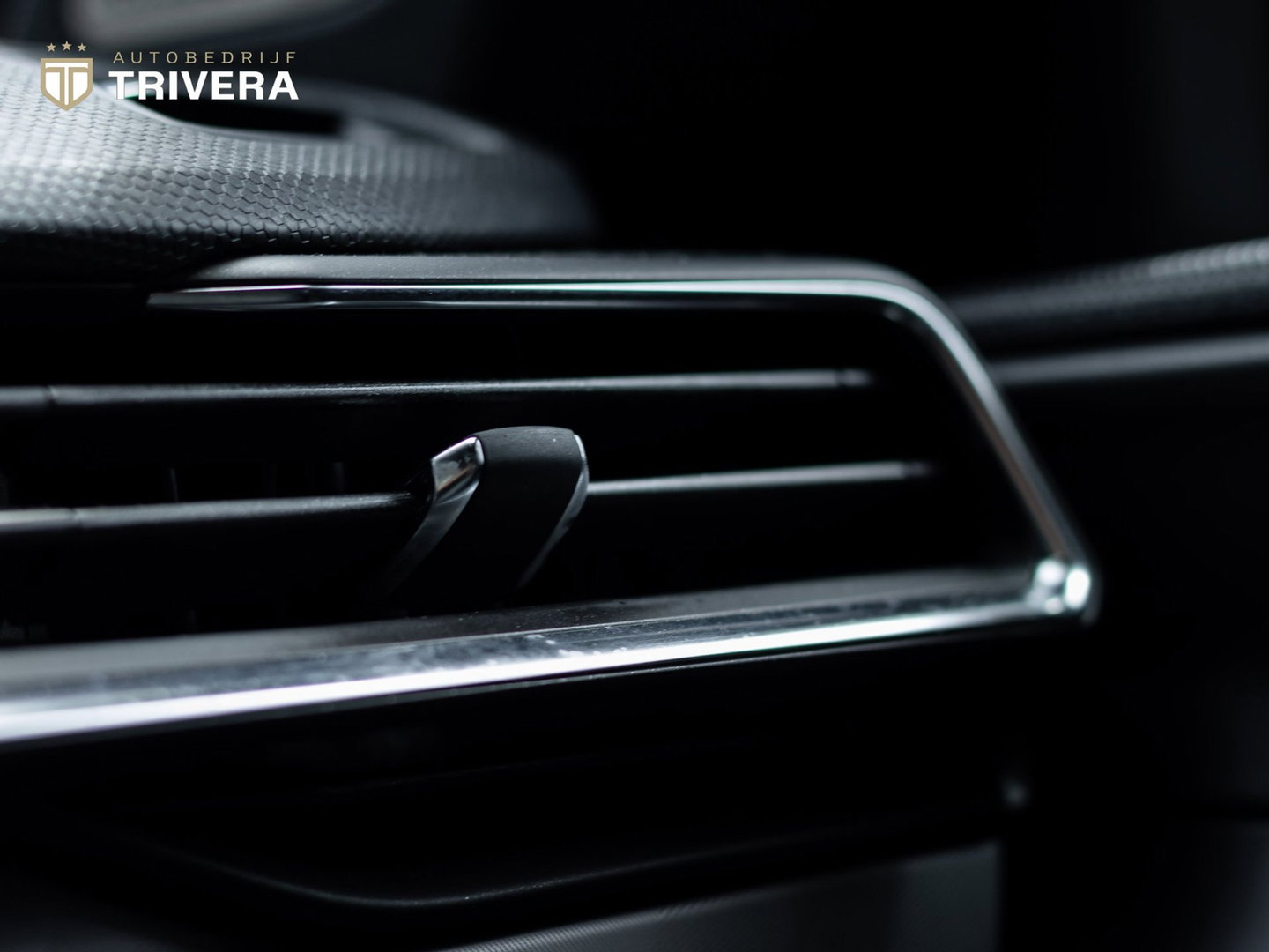 Lynk & Co 01 Lynk & Co 01 1.5 l SoH 96% l 360°camera l PANO l INFINITY Sound l Zwrt Hemel l 1ste eig. l BTW Auto l CARPLAY