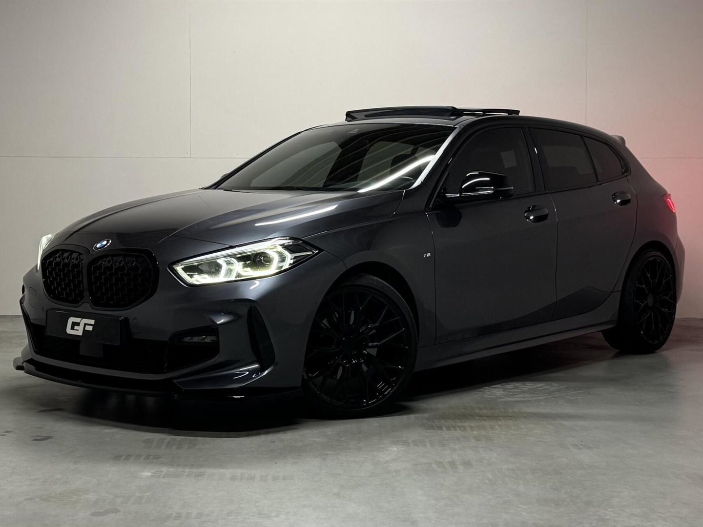 BMW 1 Serie 118i M-Sport Pano H/K Leer Sfeer Carplay NAP