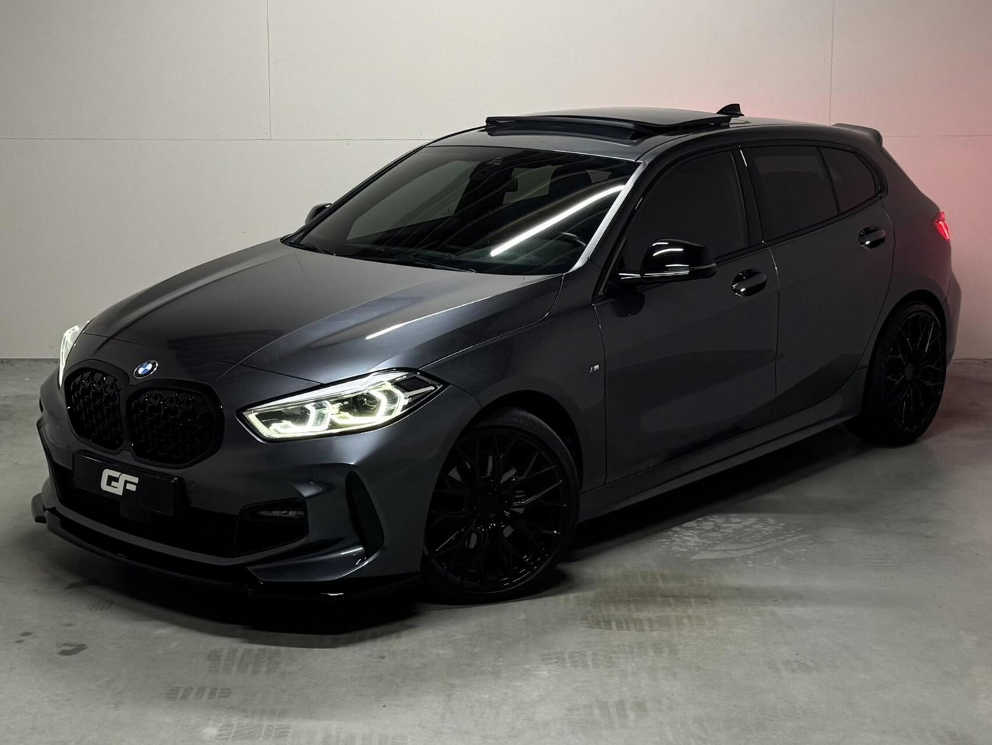BMW 1 Serie 118i M-Sport Pano H/K Leer Sfeer Carplay NAP