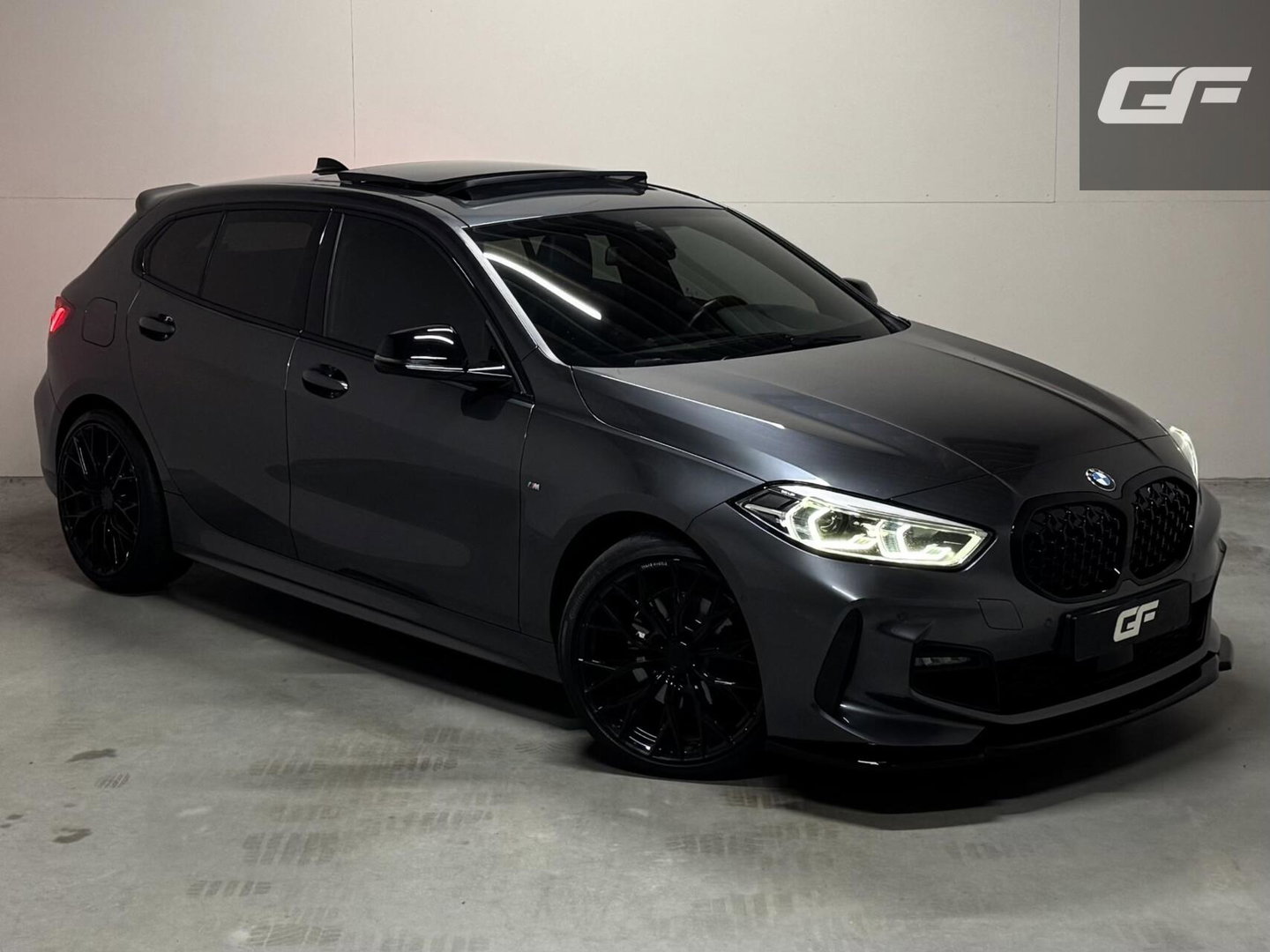 BMW 1 Serie 118i M-Sport Pano H/K Leer Sfeer Carplay NAP