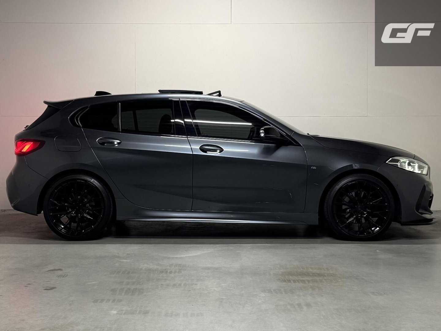 BMW 1 Serie 118i M-Sport Pano H/K Leer Sfeer Carplay NAP