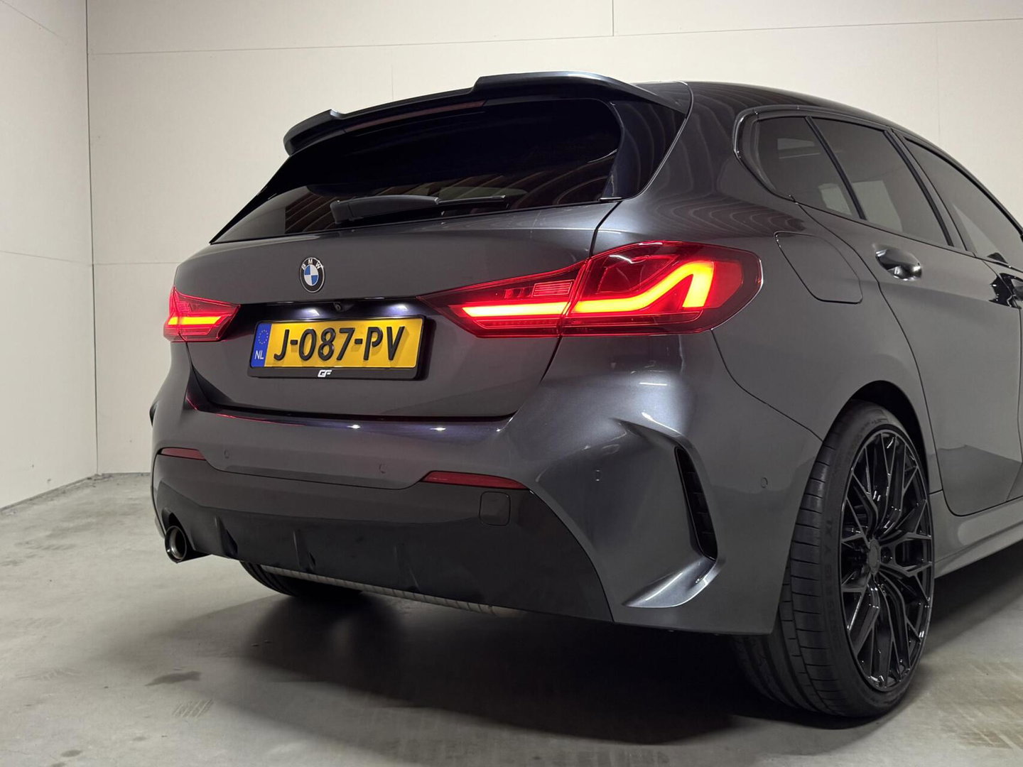 BMW 1 Serie 118i M-Sport Pano H/K Leer Sfeer Carplay NAP