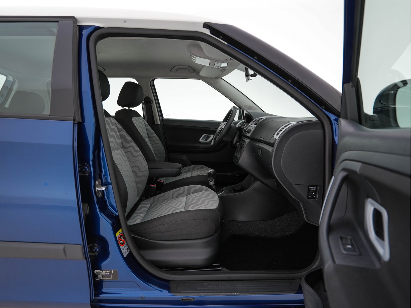 Škoda Fabia 1.4-16V Ambiente *AIRCO | CRUISE | PDC | COMFORT-SEATS | 15''ALU | TOWBAR*