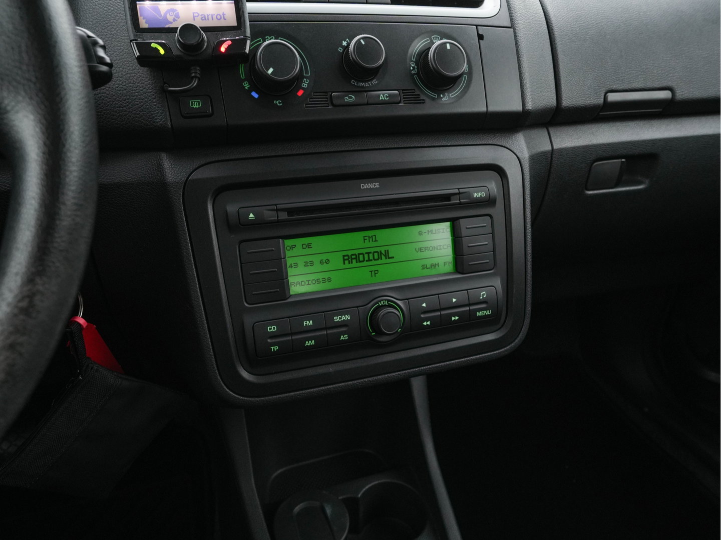Škoda Fabia 1.4-16V Ambiente *AIRCO | CRUISE | PDC | COMFORT-SEATS | 15''ALU | TOWBAR*