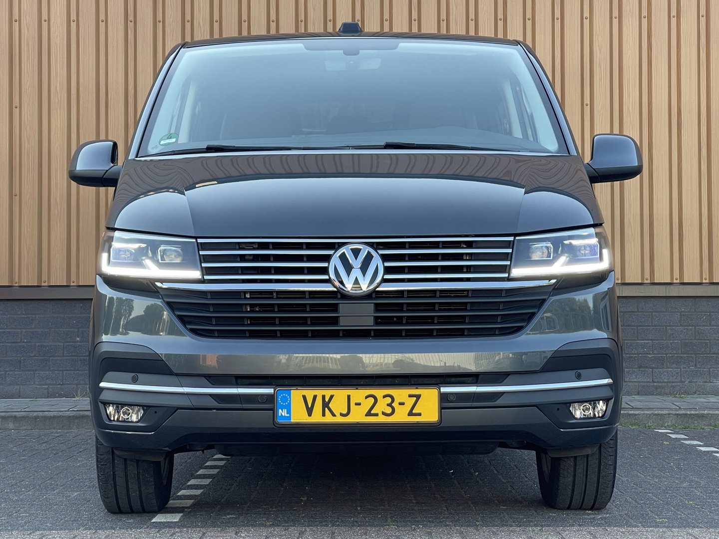 Volkswagen Transporter 2.0 TDI L2H1 30 DC | Marge! | BPM Vrij | Bulli | Bear Lock | Apple Carplay | Cruise Control Adaptief | Voorruit Verwarming | Achteruitrij Camera |