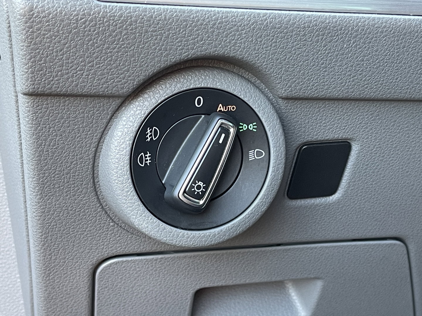 Volkswagen Transporter 2.0 TDI L2H1 30 DC | Marge! | BPM Vrij | Bulli | Bear Lock | Apple Carplay | Cruise Control Adaptief | Voorruit Verwarming | Achteruitrij Camera |