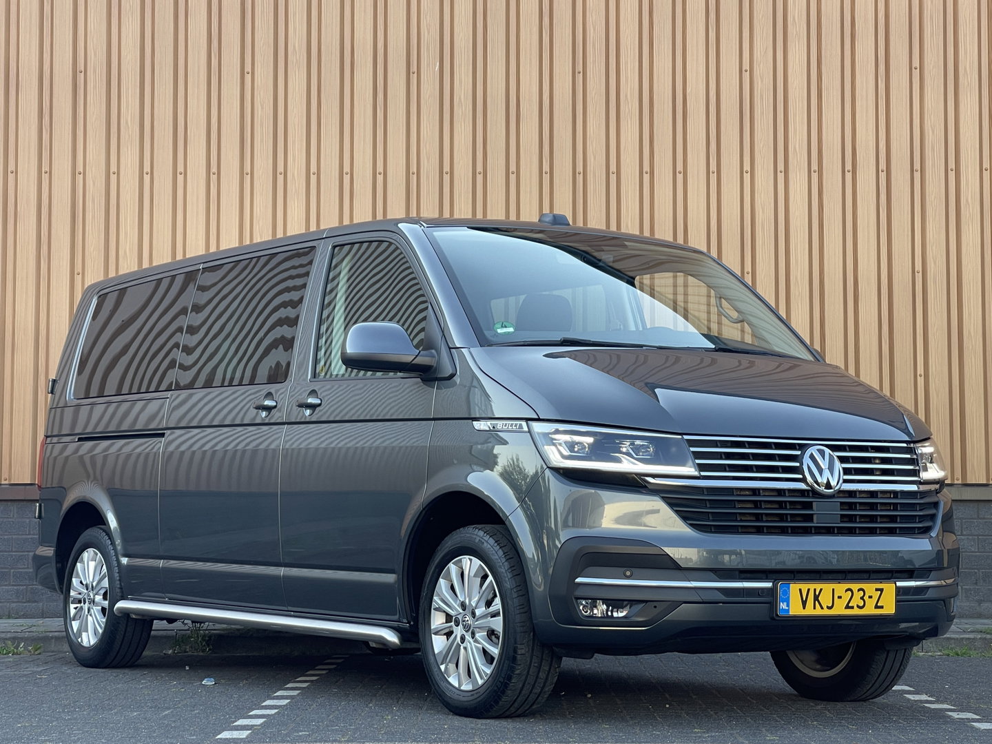 Volkswagen Transporter 2.0 TDI L2H1 30 DC | Marge! | BPM Vrij | Bulli | Bear Lock | Apple Carplay | Cruise Control Adaptief | Voorruit Verwarming | Achteruitrij Camera |
