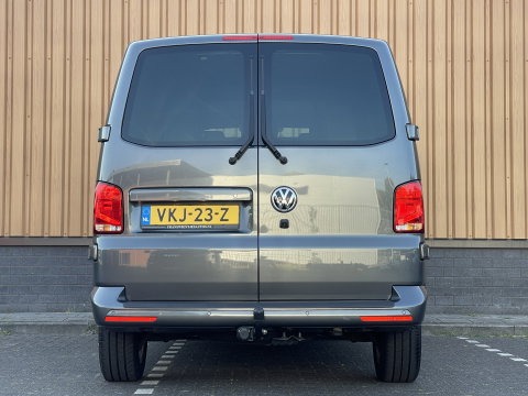 Volkswagen Transporter 2.0 TDI L2H1 30 DC | BPM Vrij | Bulli | Bear Lock | Apple Carplay | Cruise Control Adaptief | Voorruit Verwarming | Achteruitrij Camera |