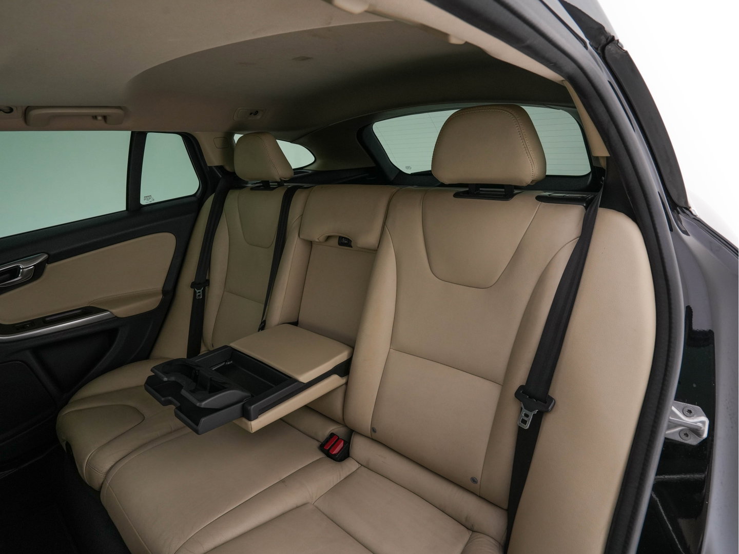Volvo V60 2.4 D6 Twin Engine Summum Aut. *PANO | LEATHER | XENON | ADAPTIVE-CRUISE | HARMAN/KARDON | BLIS | MEMORY-PACK | HEATED-COMFORTSEATS | CAMERA | PRIVACY-GLASS | NAVI-FULLMAP | ECC | PDC | 17''ALU | TOWBAR*