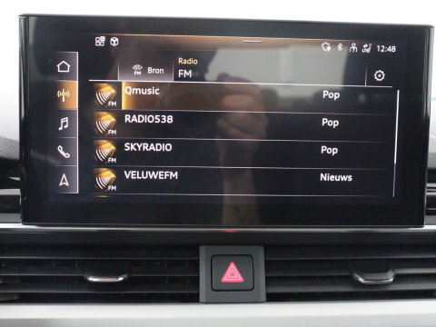Audi A4 Limousine 35 TFSI Launch edition Business | Cruise controle | Navigatie | Carplay | Sfeerverlichting | Drive select | Virtueel dashboard | Parkeersensoren