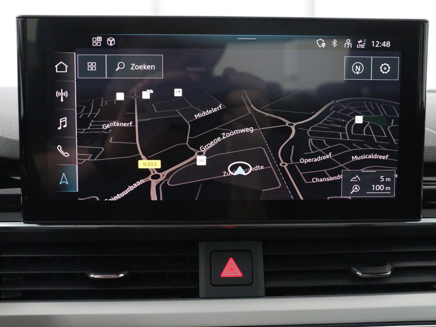 Audi A4 Limousine 35 TFSI Launch edition Business | Cruise controle | Navigatie | Carplay | Sfeerverlichting | Drive select | Virtueel dashboard | Parkeersensoren