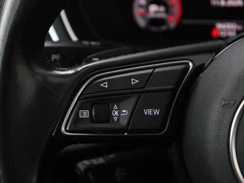 Audi A4 Limousine 35 TFSI Launch edition Business | Cruise controle | Navigatie | Carplay | Sfeerverlichting | Drive select | Virtueel dashboard | Parkeersensoren