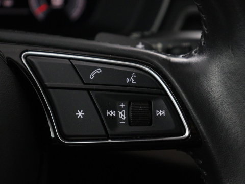 Audi A4 Limousine 35 TFSI Launch edition Business | Cruise controle | Navigatie | Carplay | Sfeerverlichting | Drive select | Virtueel dashboard | Parkeersensoren