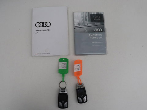 Audi A4 Limousine 35 TFSI Launch edition Business | Cruise controle | Navigatie | Carplay | Sfeerverlichting | Drive select | Virtueel dashboard | Parkeersensoren