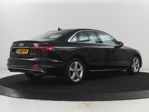 Audi A4 Limousine 35 TFSI Launch edition Business | Cruise controle | Navigatie | Carplay | Sfeerverlichting | Drive select | Virtueel dashboard | Parkeersensoren