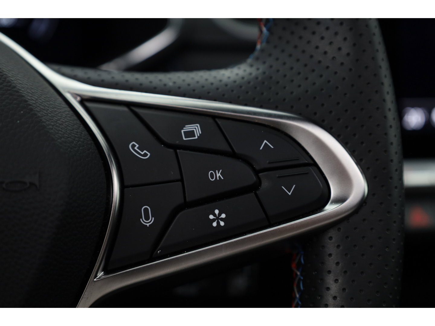 Renault Captur 1.6 E-Tech full hybrid 145 esprit Alpine | Pano | Harman Kardon | 360cam | Adapt. Cruise | Stoel- Stuurverw. | Apple CarPlay